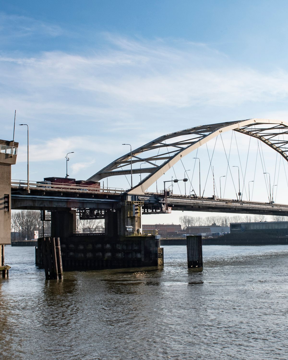 Merwedebrug vijf nachten dicht voor al het verkeer - Rijnmond
