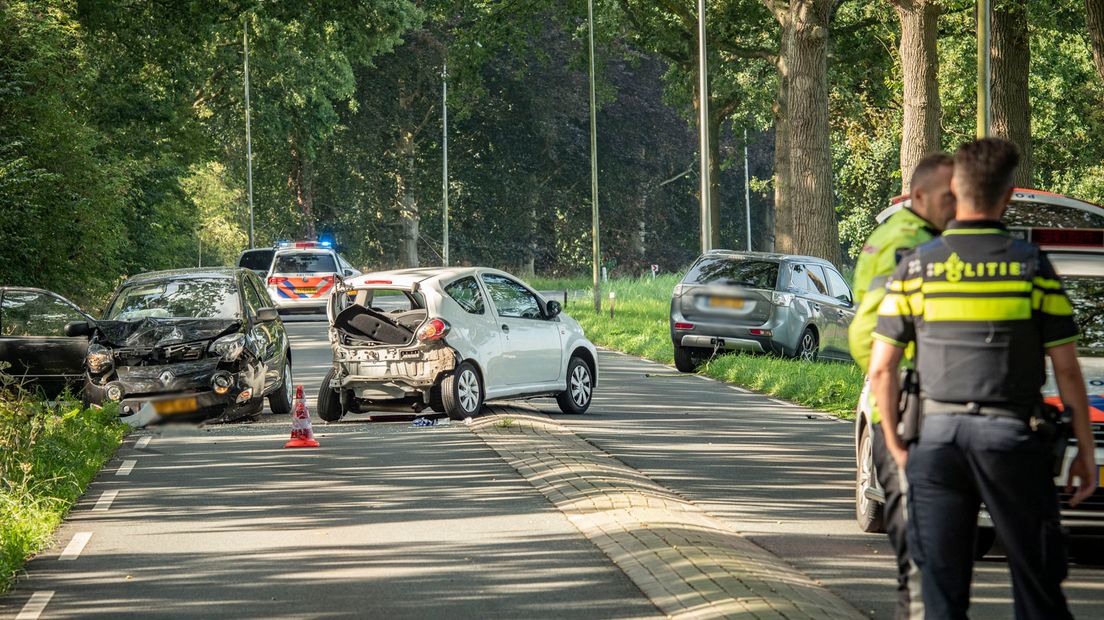 Eén van de betrokken auto's werd gesleept door een andere auto