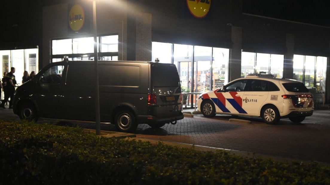 De overval was rond 20.15 uur bij de Lidl aan de Tukseweg