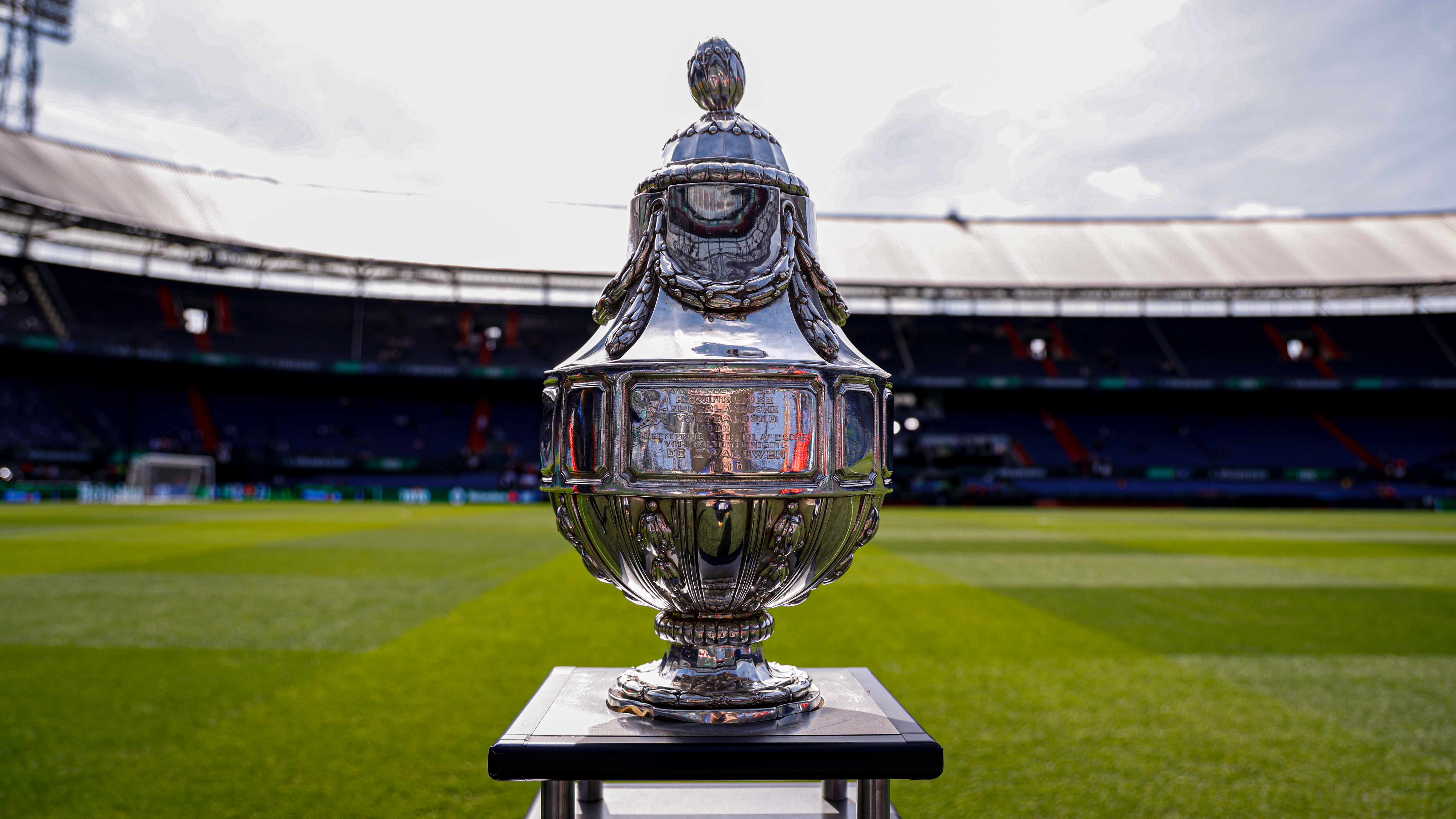 Programma KNVB Beker topper tussen PSV en FC Twente slotstuk tweede