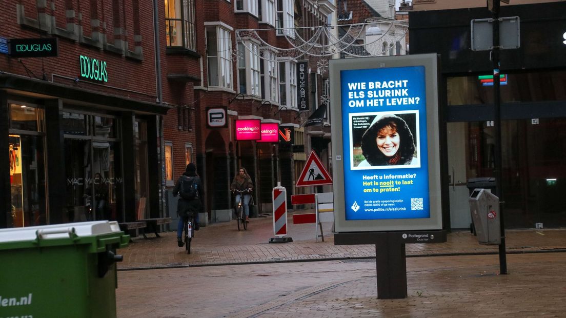 Een van de posters met de oproep in de stad Groningen