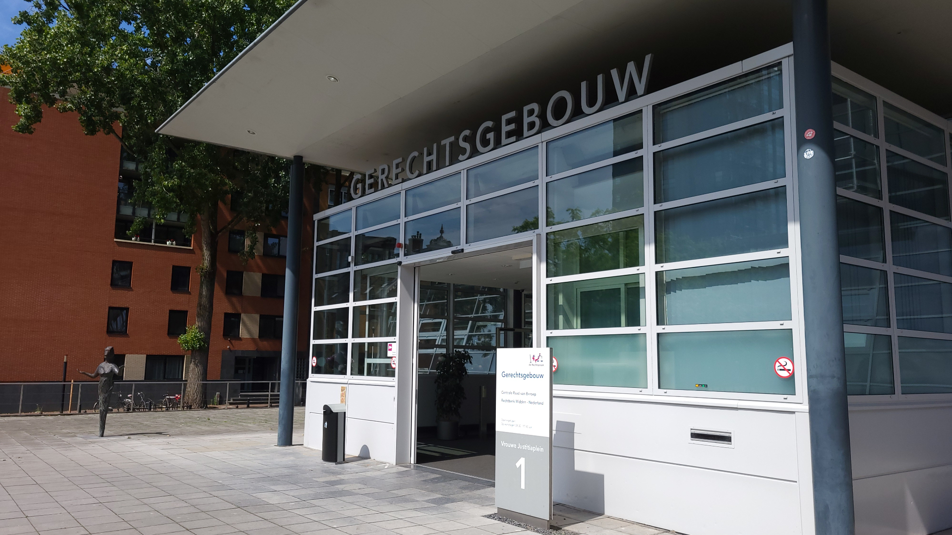 10 jaar cel voor gewelddadige roofoverval met 24 messteken in Houten