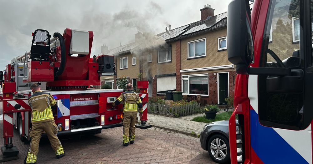 Woningbrand in Rijssen, bewoners naar ziekenhuis - Oost