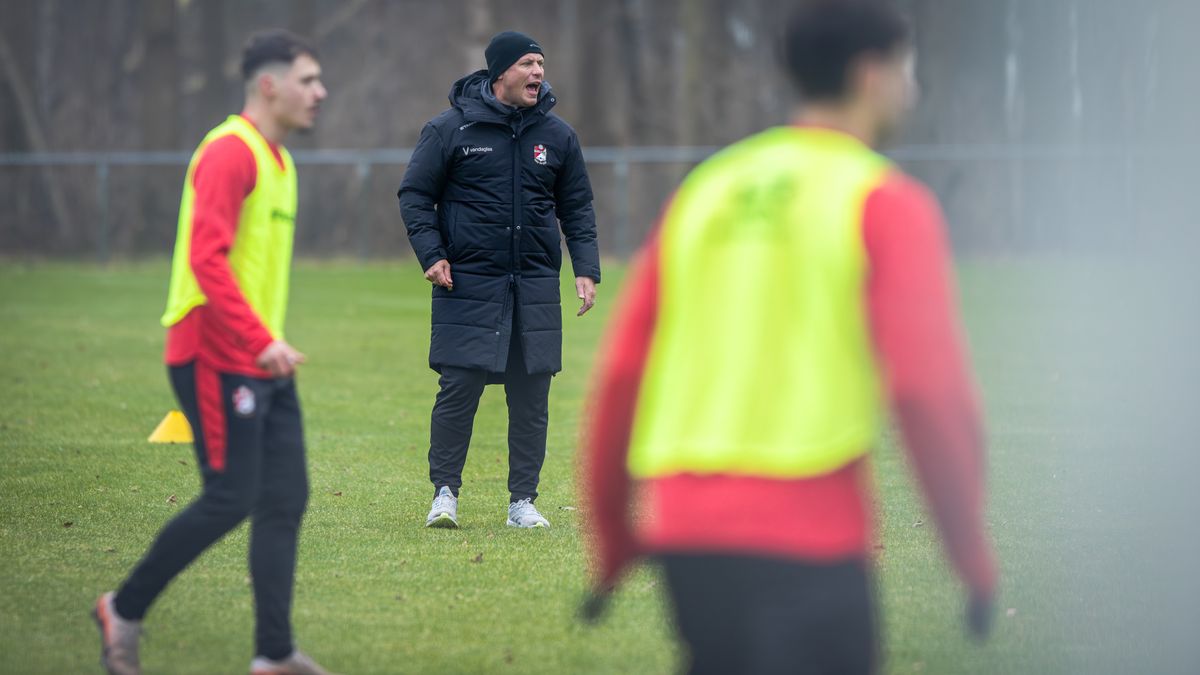 FC Emmen blij met trainingskamp in Arnhem, Hawkins ondergaat scan