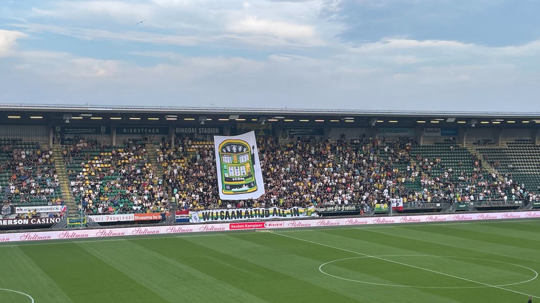 Spandoek in het Bingoal Stadion, voorafgaand aan ADO - RODA JC