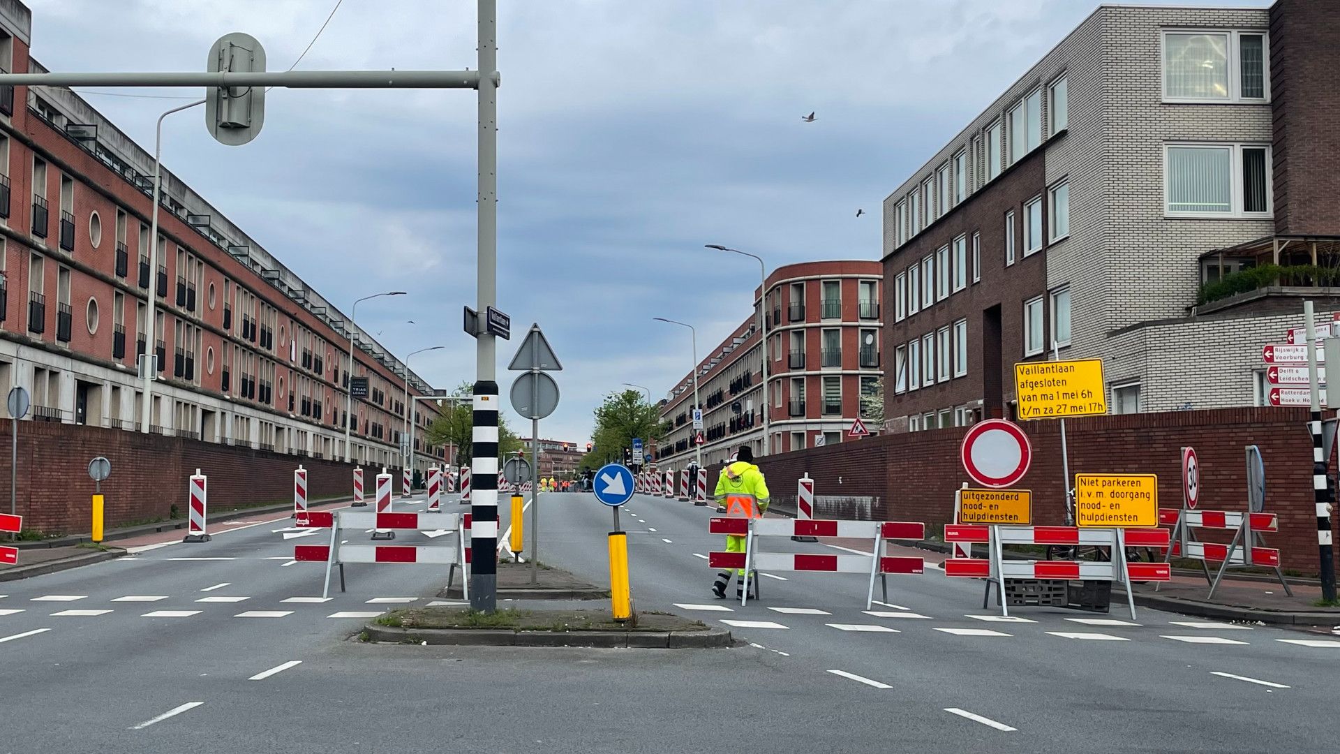 Drukke straat in Den Haag vanaf nu maand afgesloten Omroep