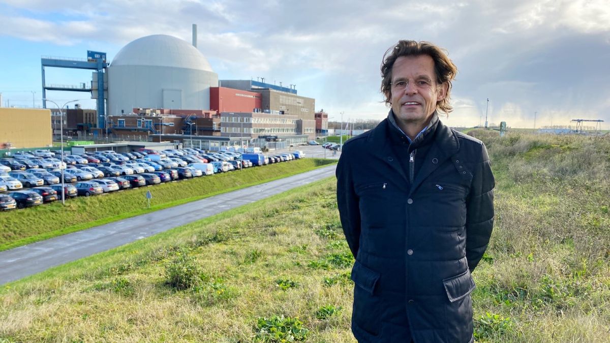 Kerncentrale stilgelegd, een lekkend splijtstofelement en vrijgekomen radioactieve stoffen, directeu