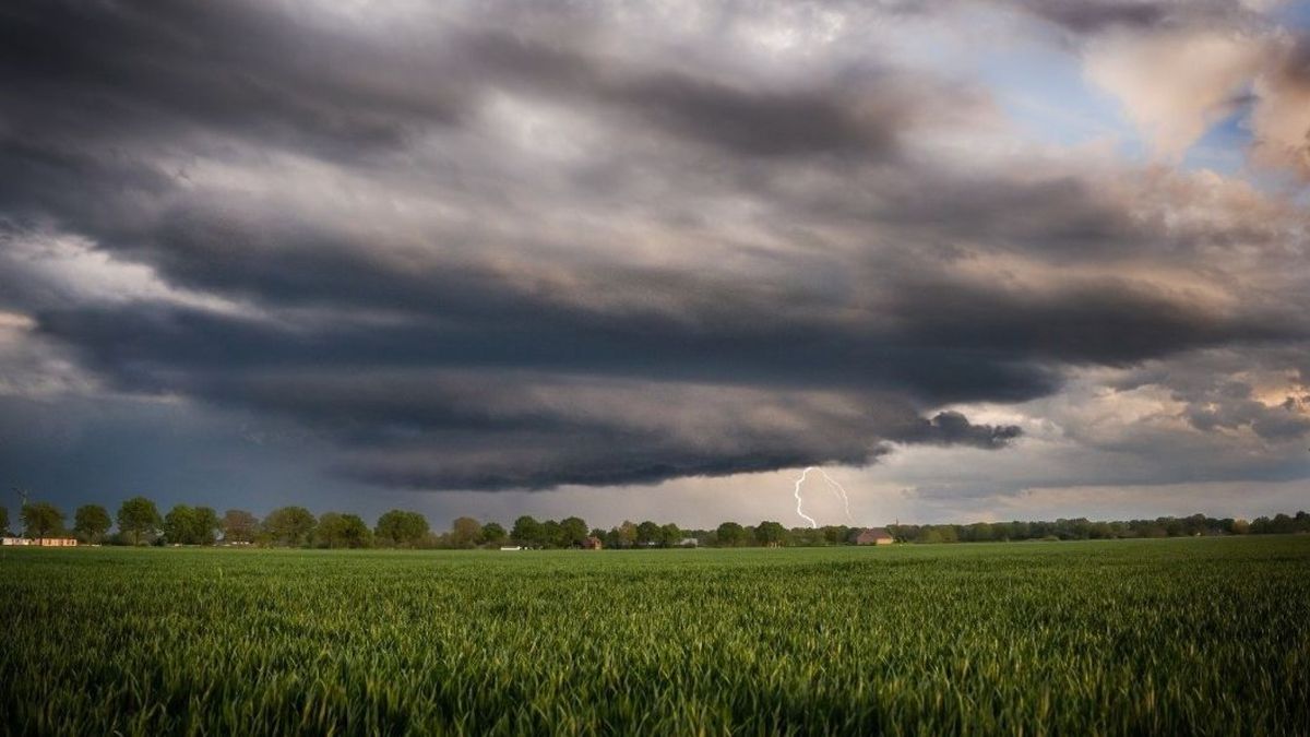 Onweer boven Gelderland bleef rustig, maar Wouter zag iets bijzonders