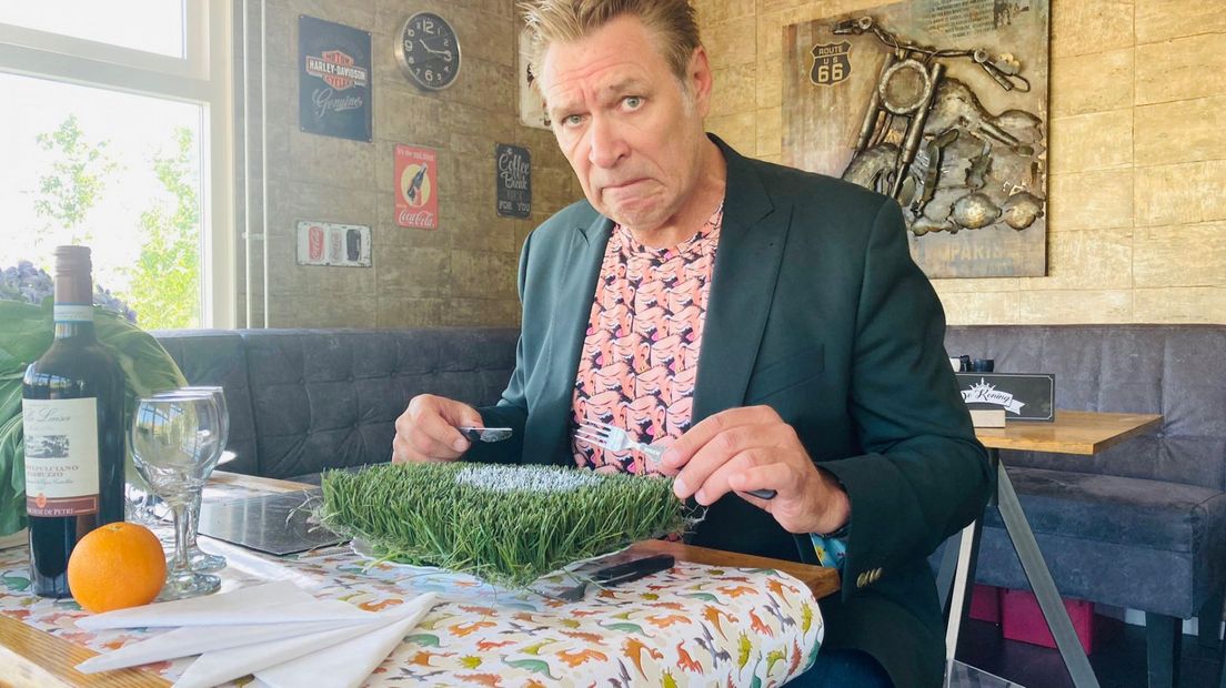 Sjaak Bral en zijn kunstgras
