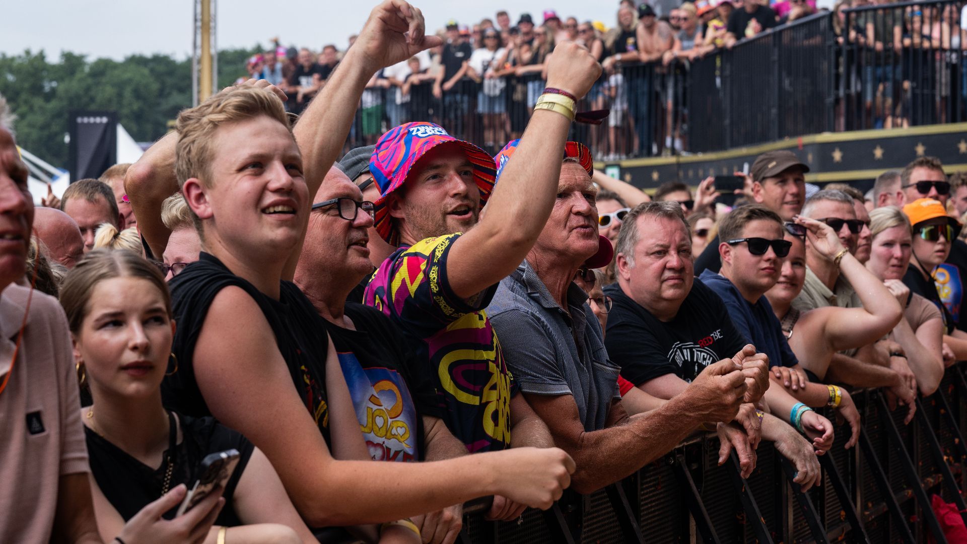 Fans genieten van hun Achterhoekse rockband.