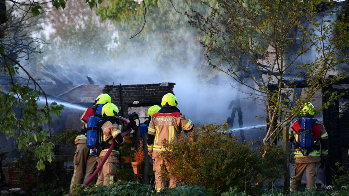 Brand in schuur van boerderij bij Nieuwvliet