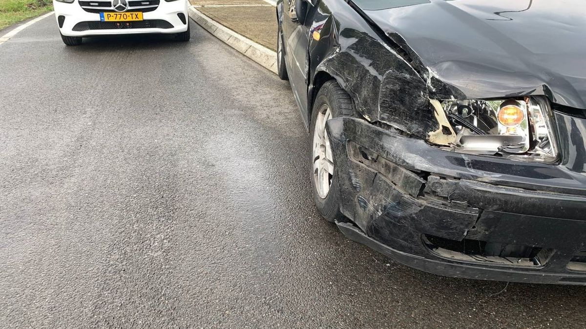 112 nieuws: Autobestuurster raakt gewond bij ongeval in Sibculo
