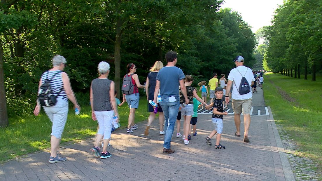 Avondvierdaagse Axel gaat ondanks hitte gewoon van start