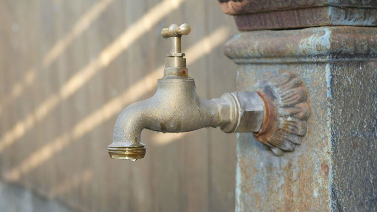 Grote waterstoring in Doesburg en Angerlo na leidingbreuk