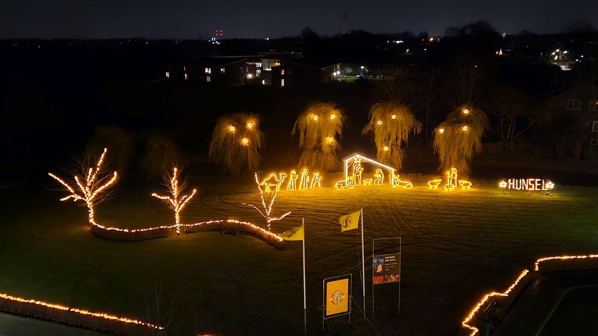 Kerststal verlicht Hunsel: '180 meter aan lichtdraad'