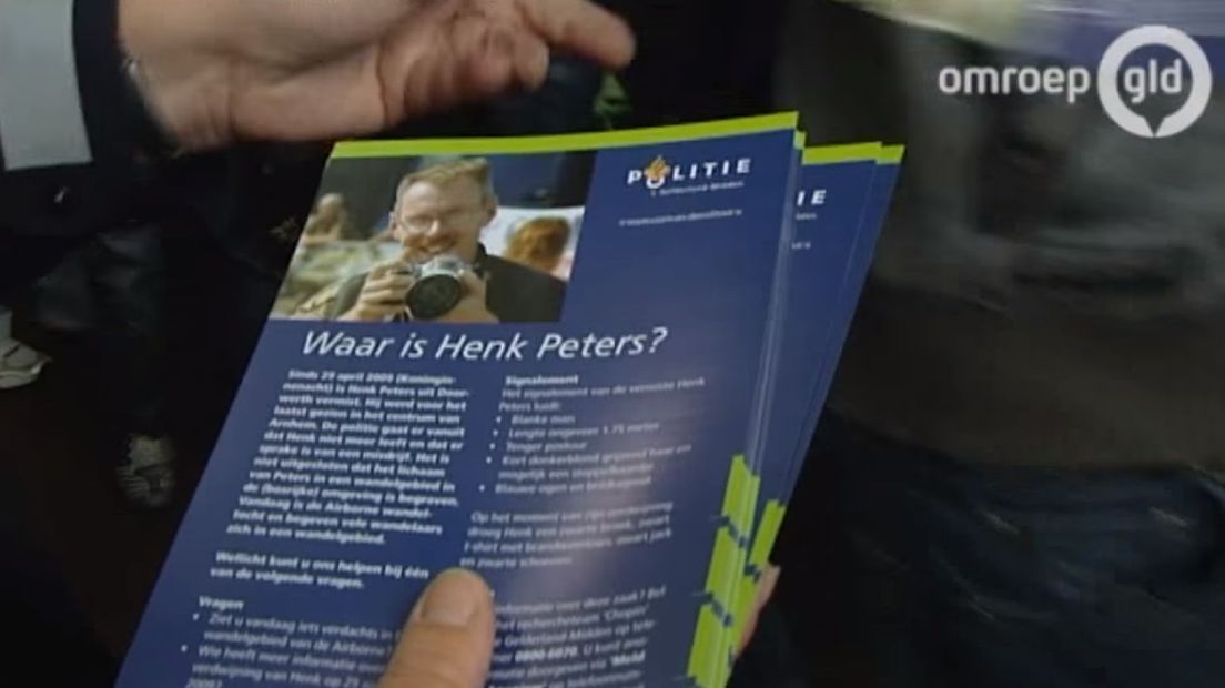 Het WNL-programma 'De zaak van je leven' zendt binnenkort een documentaire uit over de moord op Henk Peters uit Doorwerth. In de uitzending van ruim een half uur worden onder meer de rechercheurs gevolgd die zich bezighielden met de zaak. De moord op Peters werd landelijk bekend als 'moordzaak zonder lijk'.