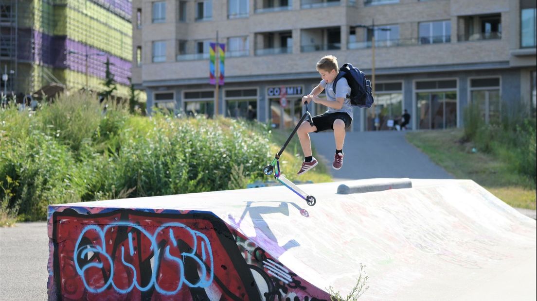 Antek oefent veel op zijn step: "Ik hou van vallen."