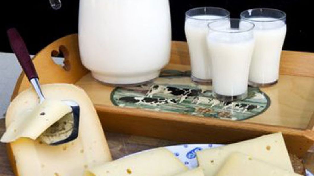 Man steelt mobieltjes tijdens lunch