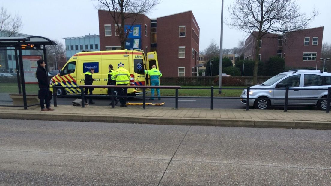 Slachtoffer met onbekend letsel naar ziekenhuis