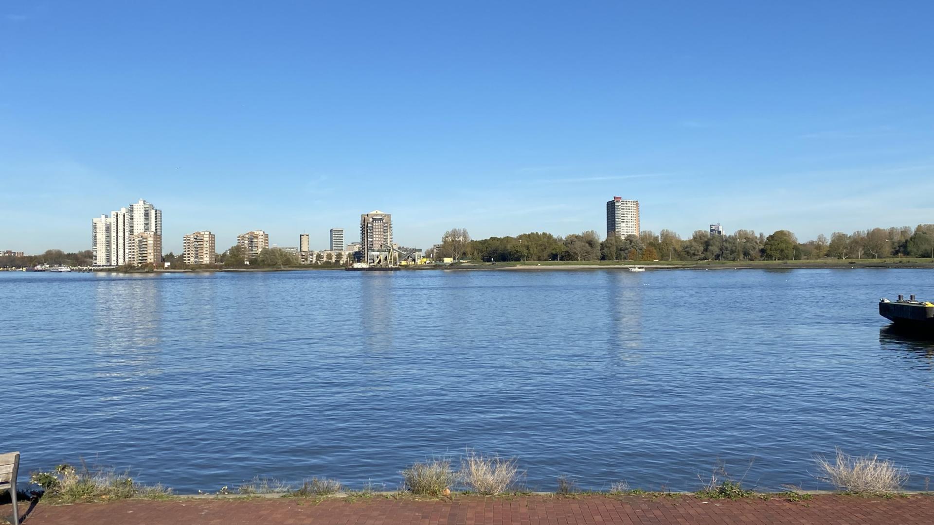 Op deze plek moet de stadsbrug komen