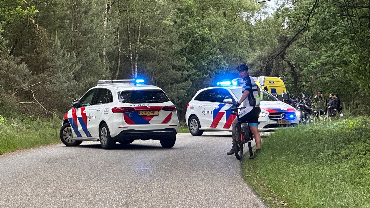 112 Nieuws: Bestelbusje in de sloot bij Blankenham | Klassieke Fiat 500 vliegt in brand op N34