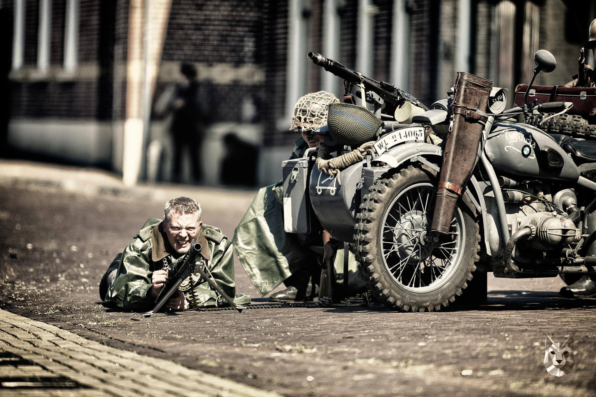 Beeld van een eerder festival, met wapens.