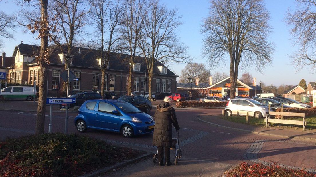 De Wijk wil veilige oversteekplaatsen in de Dorpsstraat (Rechten: RTV Drenthe/Hielke Meijer)