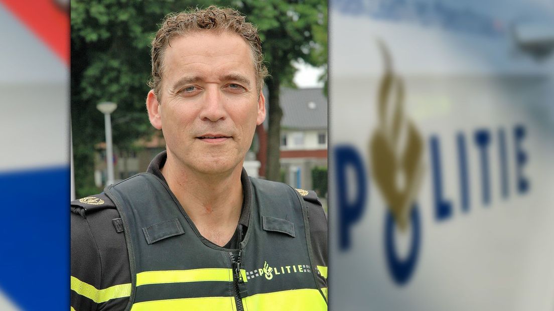 Wijkagent Arno Hiele (Rechten: Politie Noord-Nederland)