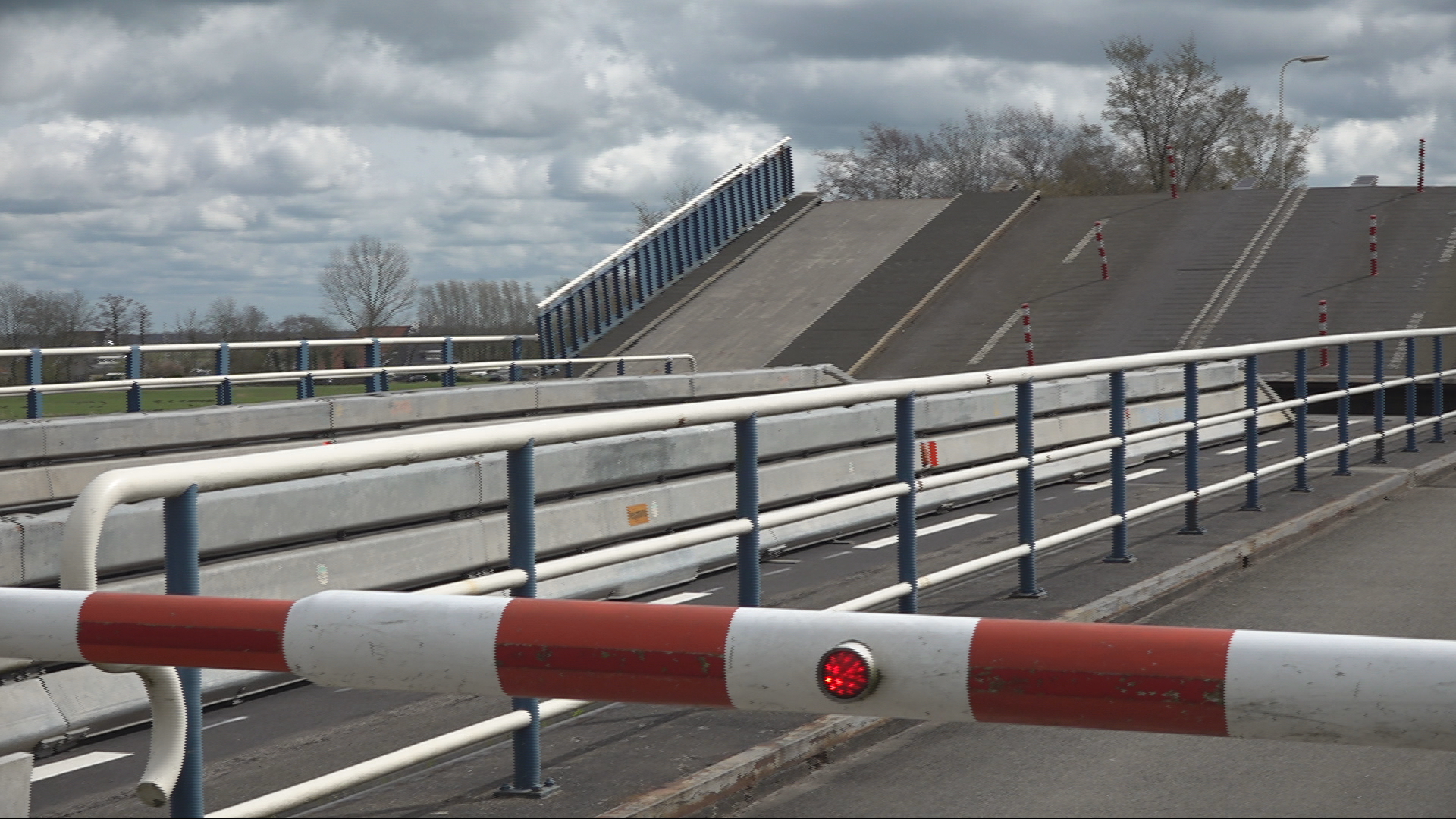 De brug van Uitwellingerga