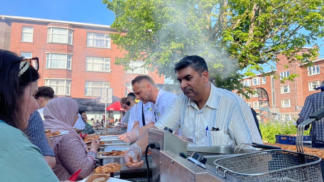 De buurtbarbecue in Laak