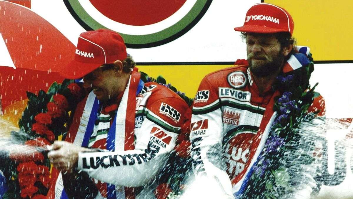 TT-winnaars Egbert Streuer en Hans Spaan smullen van filmpremière De Magie van de TT