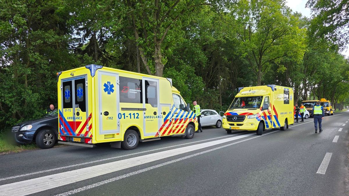 112-nieuws: Vier auto's botsen op N367 bij Oude Pekela