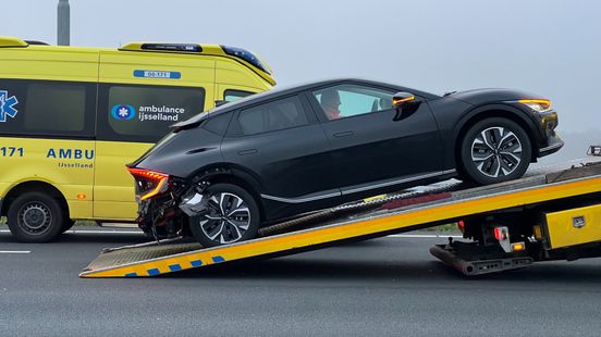 112 nieuws: Flinke vertraging na aanrijding op A1 bij Twello.
