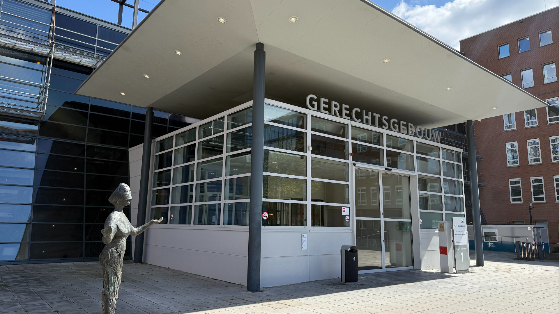 Oud-raadslid Amersfoort in de rechtbank om valse vliegtickets en diploma