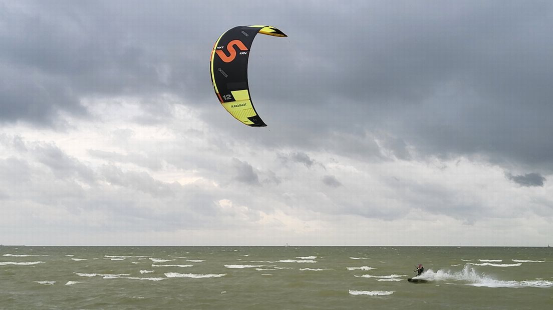 Spelen met de wind op het water