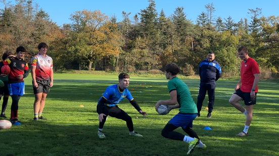 Oekraïense kinderen ontsnappen aan oorlog met rugbykamp in Zeist Home