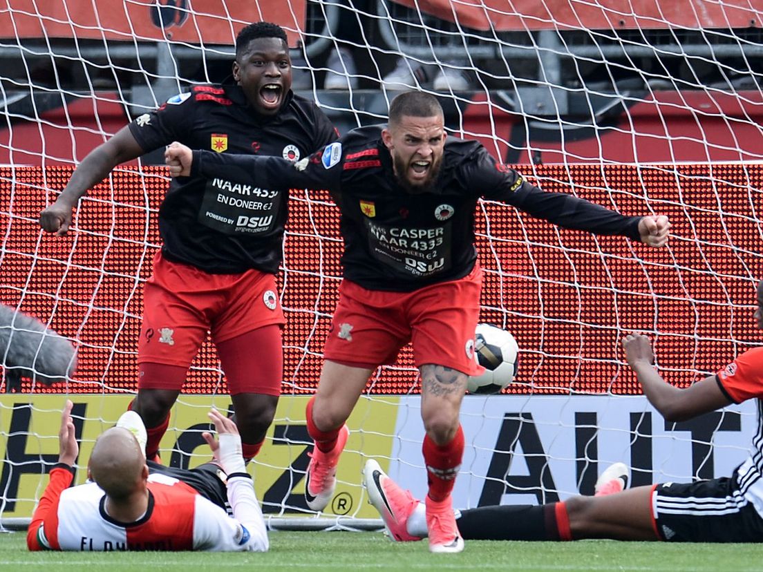 Stanley Elbers juicht voor Excelsior, terwijl Feyenoord treurt