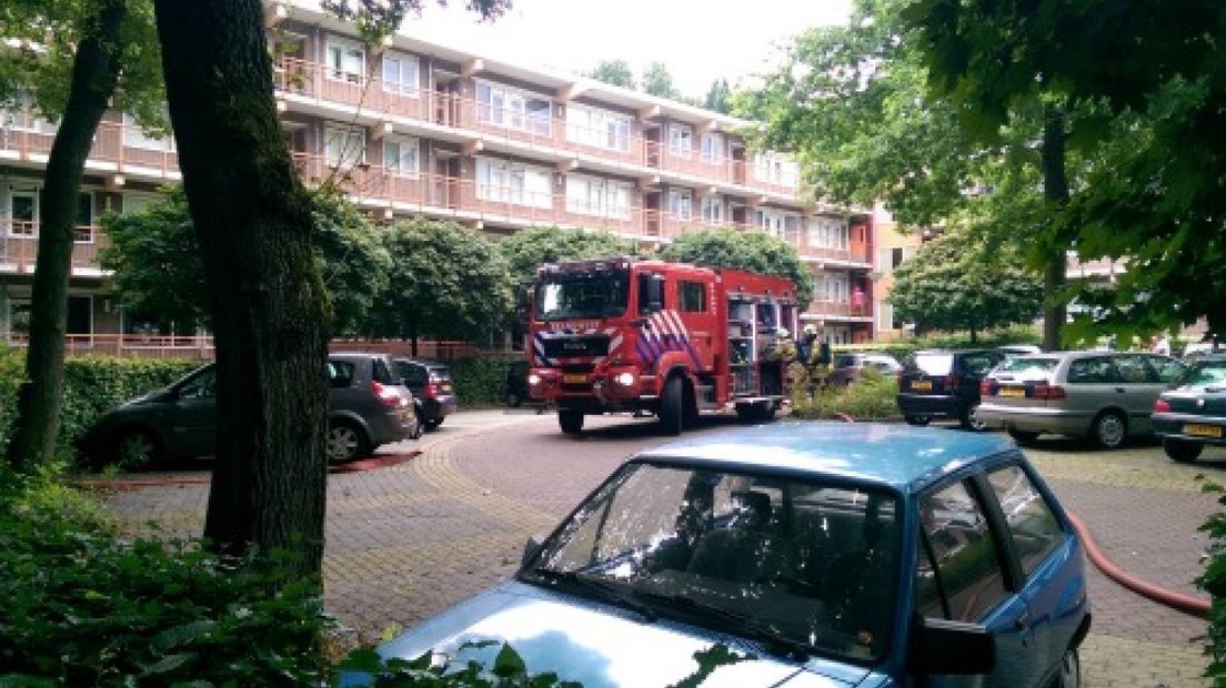In Doorwerth is zondagmorgen brand ontstaan in een appartementencomplex aan de Richterweg.