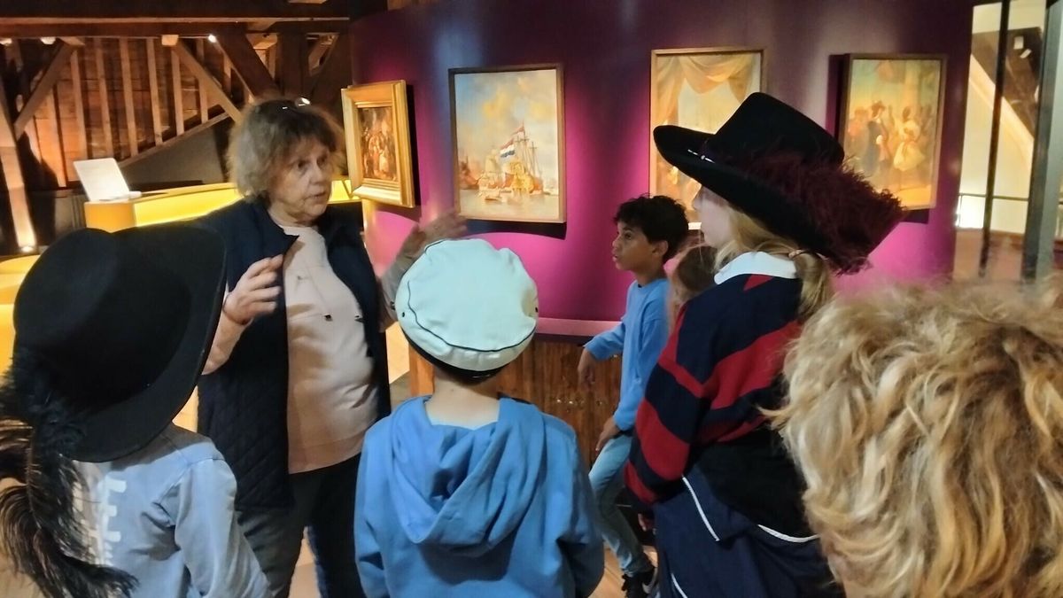 Kinderen duiken in de wereld van Michiel de Ruyter en schilderen eigen zeegezicht