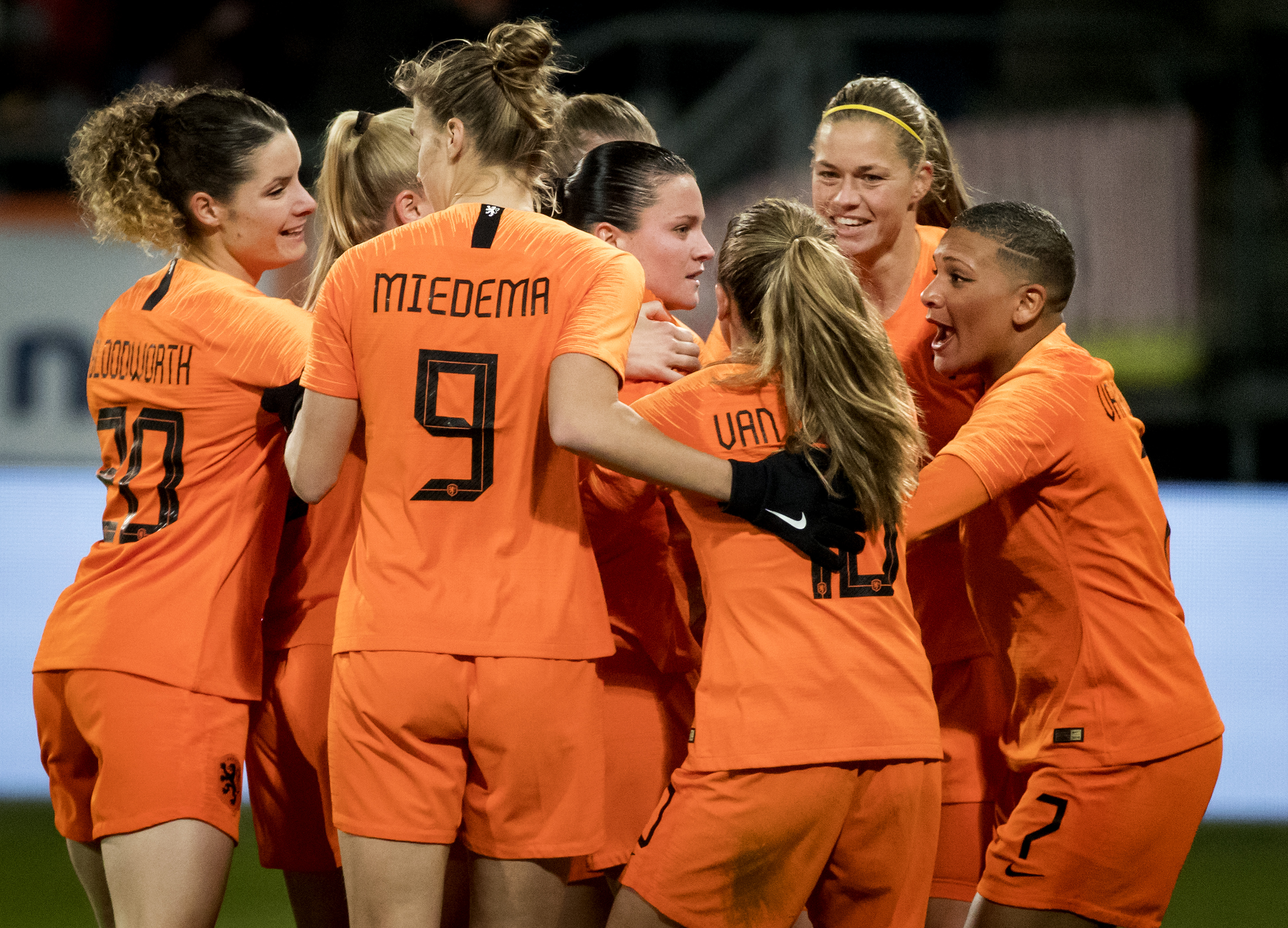 Oranjevrouwen Hebben GelreDome Bijna Gevuld: 25.000 Kaarten Verkocht ...