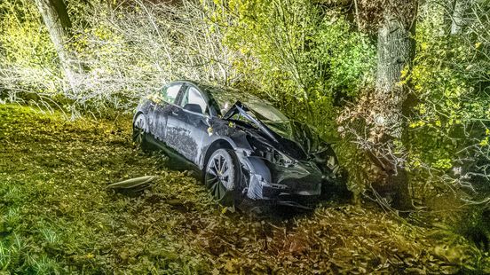 Politieachtervolging eindigt met crash