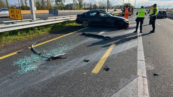 112 Nieuws: File op A1 bij Deventer na spectaculair ongeval | Jongen uit Balkbrug ernstig gewond bij ongeval.
