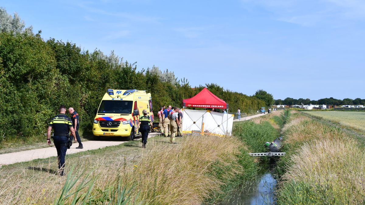 Bestuurder maaimachine overleden na ongeluk bij Noordwelle