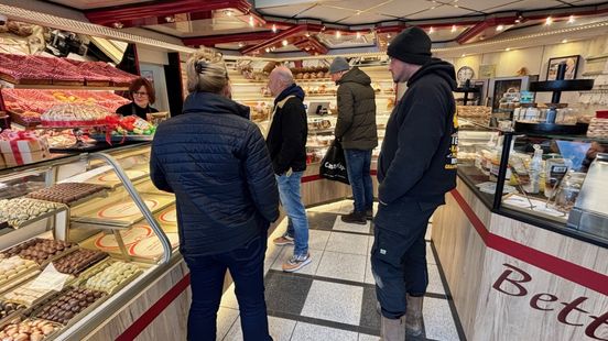 Topdrukte bij enig overgebleven bakker in Elsloo: 'De een zijn dood...' Home
