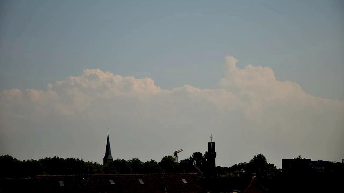 Onweerswolken naderen Hengelo