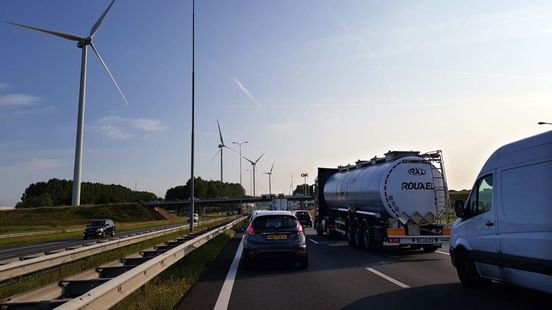 Vertraging na ongelukken A27 voorbij. Vertraging na ongelukken A27 voorbij.