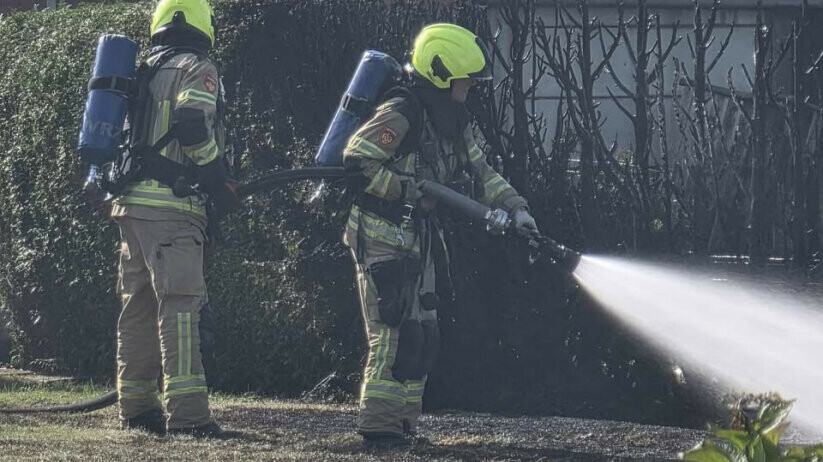 Felle brand in haag in Clinge
