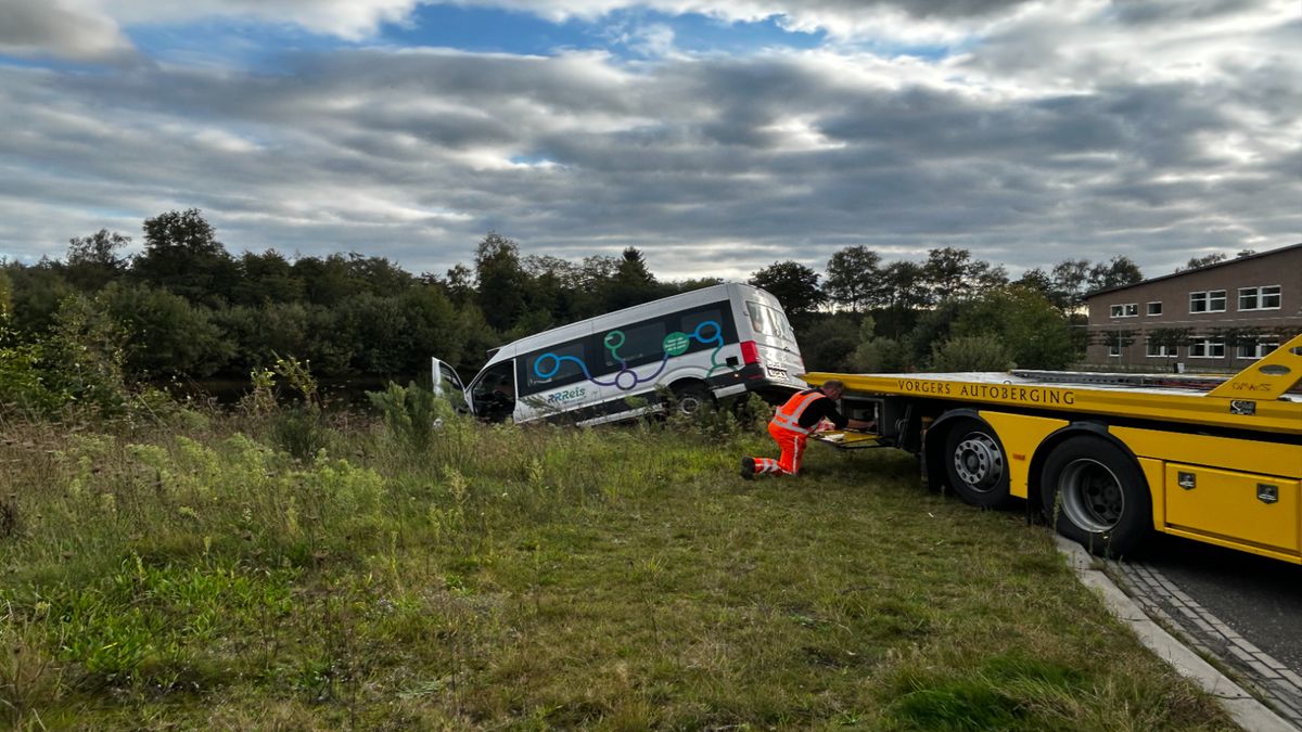 112 Nieuws: Frontale botsing op N377 bij Hasselt, drie gewonden | Geen treinen tussen Mariënberg en