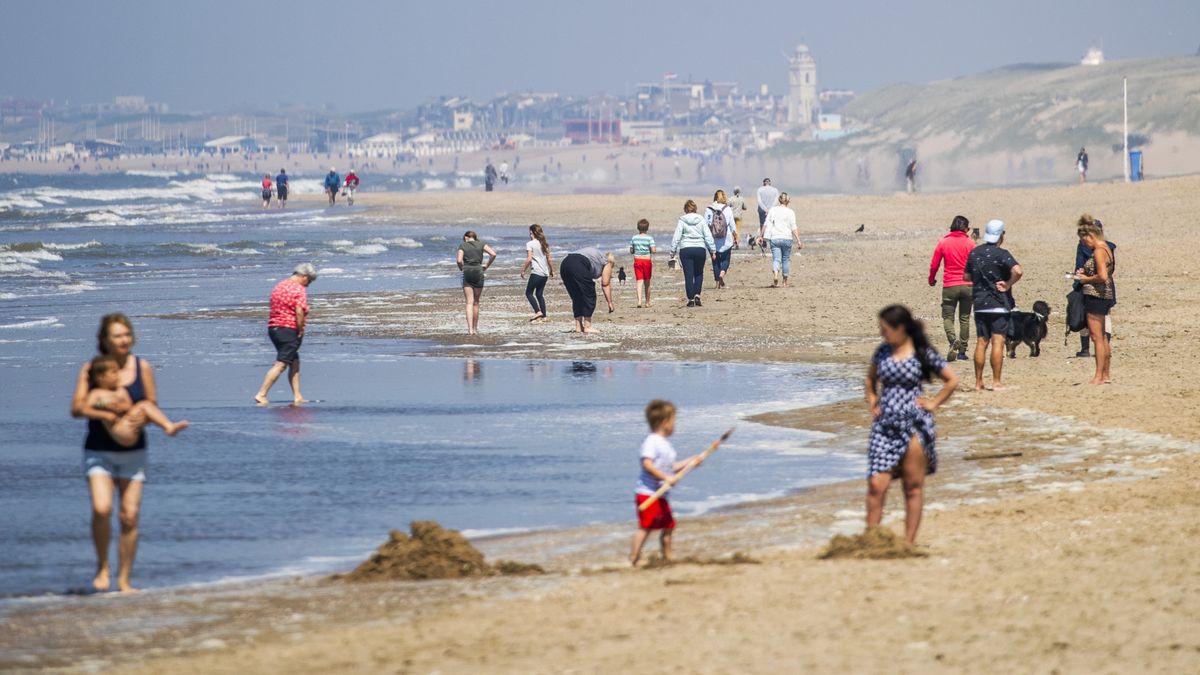 Geen slagboom meer en goedkopere dagpas voor parkeerplaats bij strand