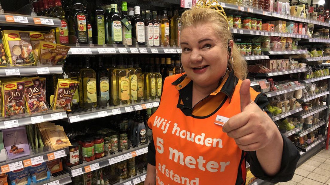 Carin Veldkamp werkt 40 jaar in de supermarkt
